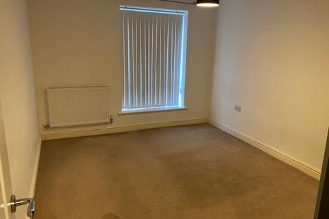 2 bedroom flat to rent, Chadwick Road, Slough