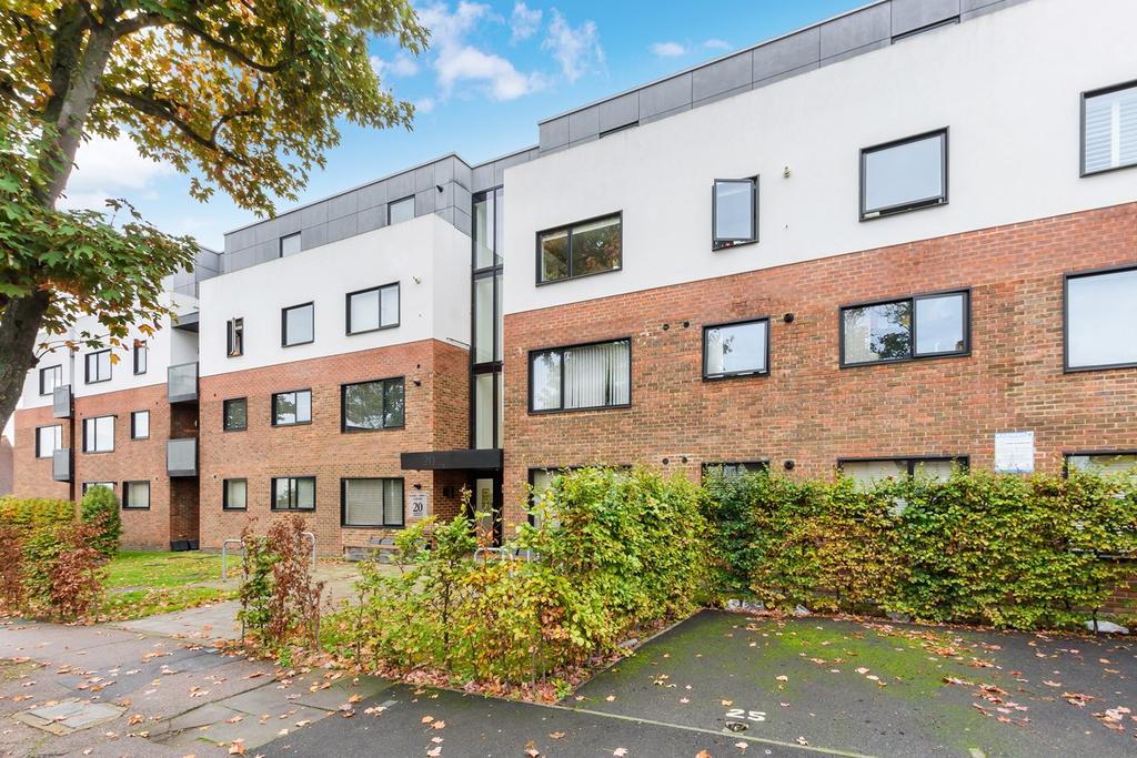 Lingfield Crescent, London, SE9 1 bed flat £275,000