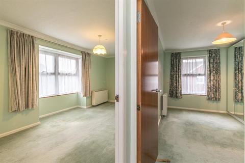 1 bedroom retirement property for sale - Gainsborough Lodge, South Farm Road, Worthing, //