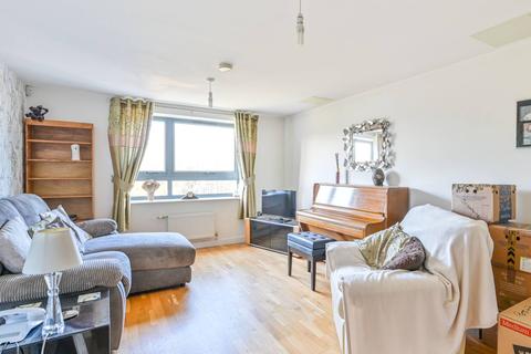Flat 35, Alana Heights, 154 Kings Head Hill, London, E4 7NU