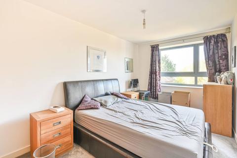 Flat 35, Alana Heights, 154 Kings Head Hill, London, E4 7NU