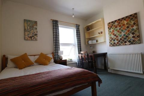 3 bedroom house share to rent - Portland Street