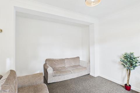 5 bedroom terraced house to rent, Corie Road