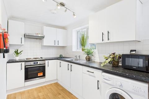 5 bedroom terraced house to rent, Corie Road