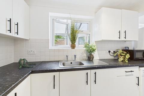 5 bedroom terraced house to rent, Corie Road