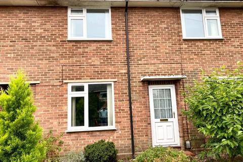 4 bedroom terraced house to rent - Freshfileds Close