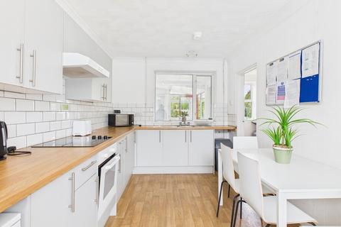4 bedroom terraced house to rent, Friends Road