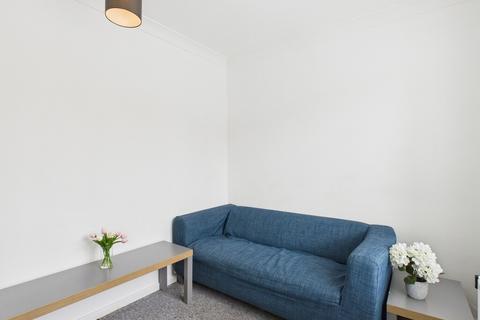 4 bedroom terraced house to rent, Friends Road