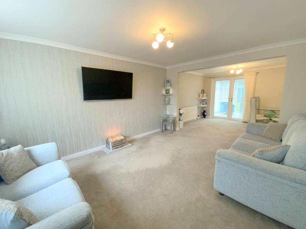 Chadwell Springs, Waltham, Grimsby 3 bed detached house £220,000