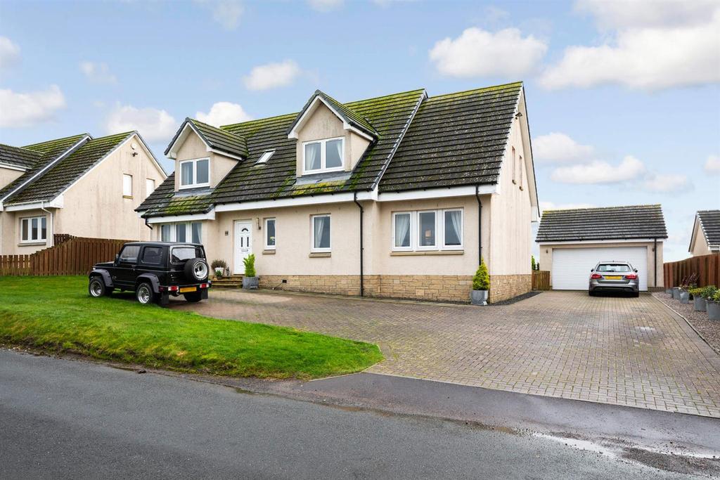 Main Street, Braehead, Lanark 5 bed detached house £299,999