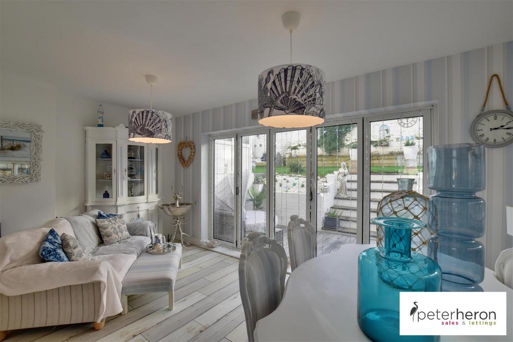 Living/Dining Room
