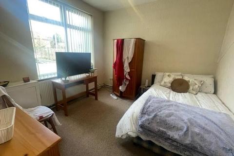3 bedroom private hall to rent - Edgeworth Drive, Manchester
