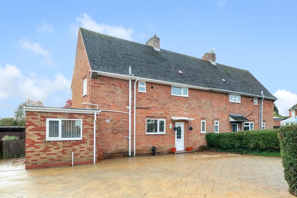 St. Nicholas Road, Radford Semele 3 bed semidetached house for sale