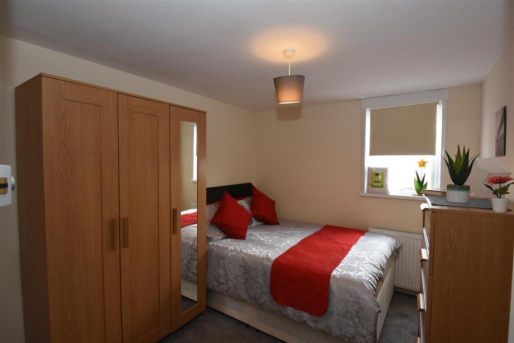 Chichester Road, North End, Portsmouth 7 bed terraced house £625 pcm