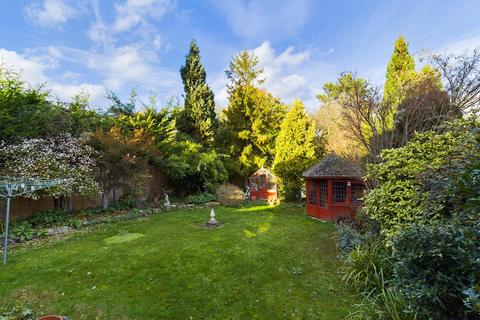22a Kersey Drive, South Croydon, CR2 8SX