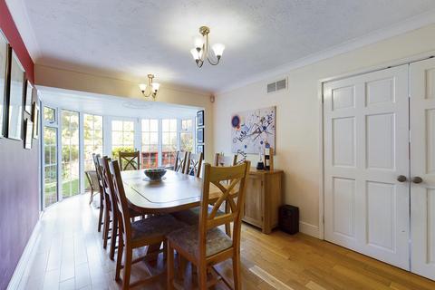 22a Kersey Drive, South Croydon, CR2 8SX