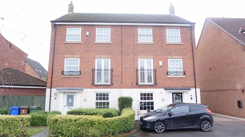 2 Balmoral Lane, Brough, HU15 1UG 4 bed semidetached house £950 pcm