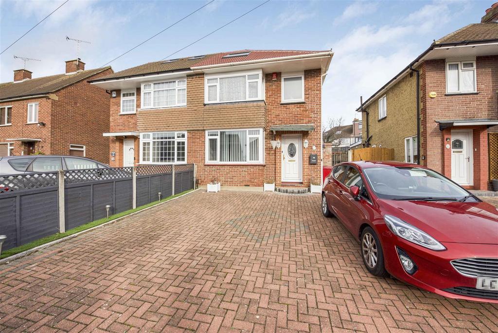 Cippenham Close, Cippenham 3 bed semidetached house £424,950