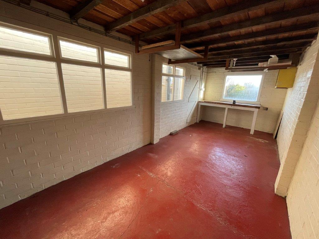 GARAGE 2.jpg