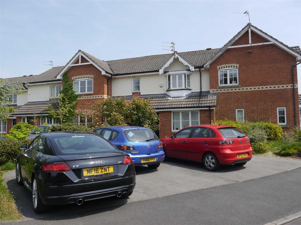 Tiverton Drive, WILMSLOW 2 bed mews to rent £1,100 pcm (£254 pw)