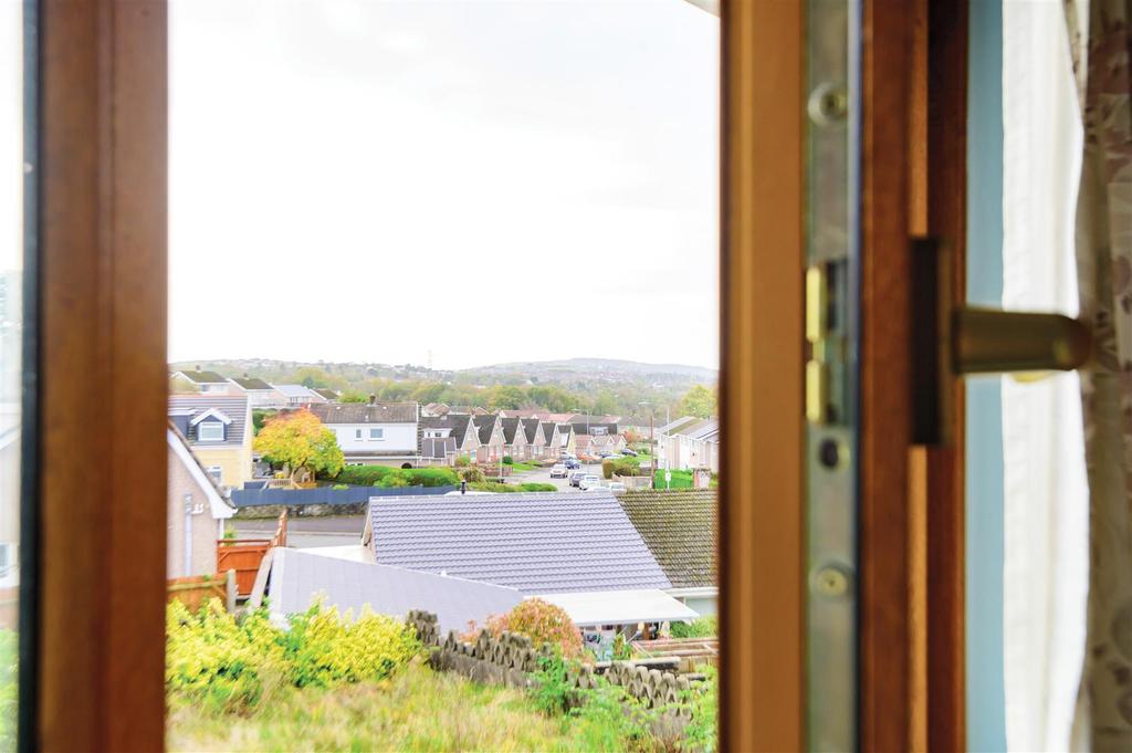 Smiths Road, Birchgrove, Swansea 3 bed detached house £175,000