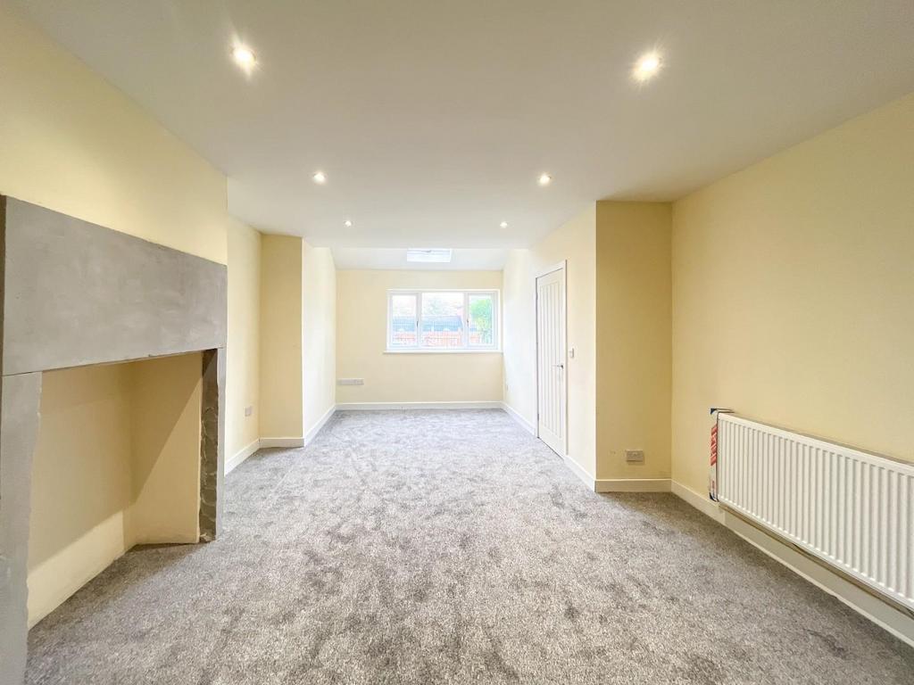 Healey Lane, Healey Batley, West Yorkshire 2 bed terraced house for