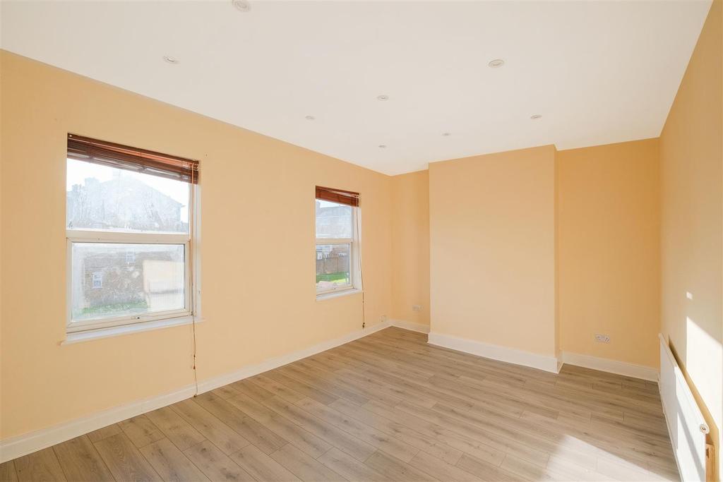 130b snakes lane east-2.JPG