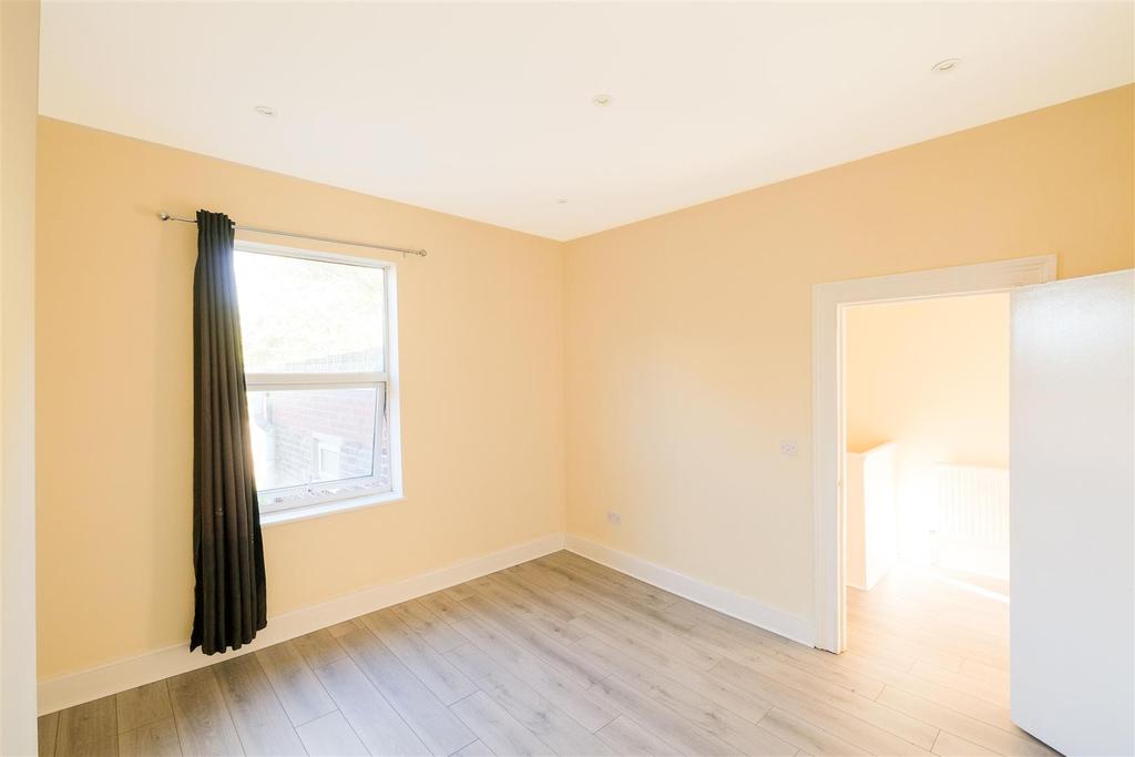 130b snakes lane east-6.JPG