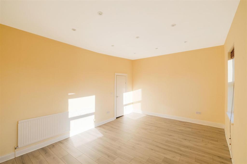 130b snakes lane east-5.JPG