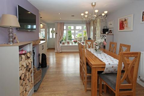 28 White Oak Drive, Bishopswood, Stafford, ST19 9AH