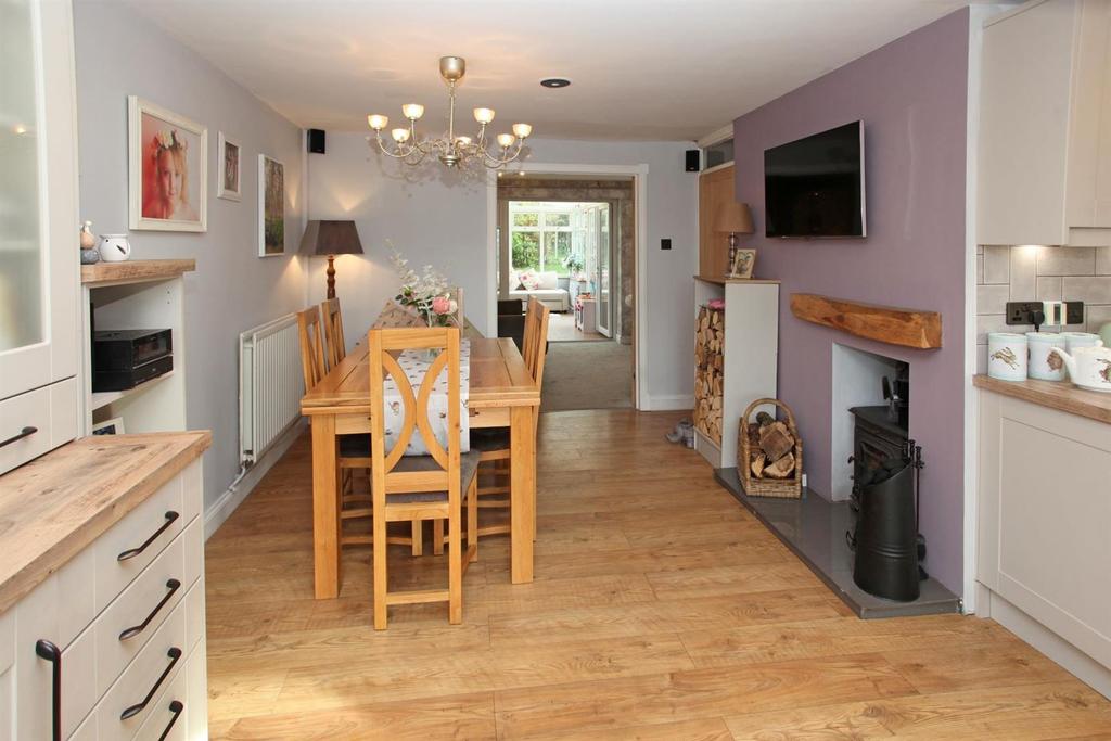 Dining area.JPG