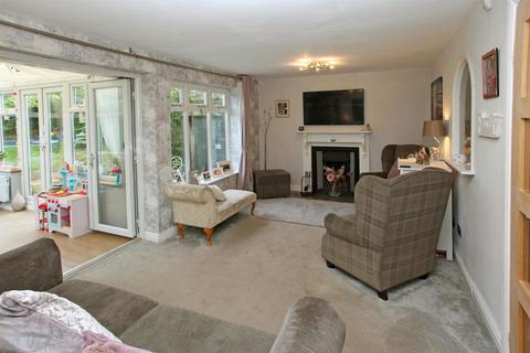 28 White Oak Drive, Bishopswood, Stafford, ST19 9AH