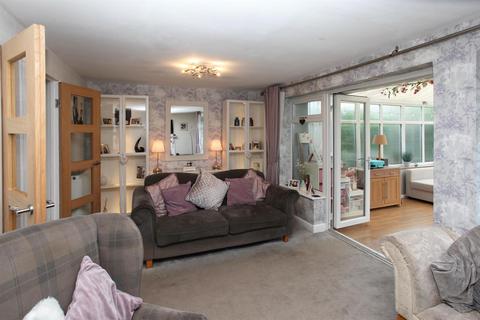 28 White Oak Drive, Bishopswood, Stafford, ST19 9AH