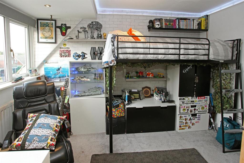 Third bedroom.JPG