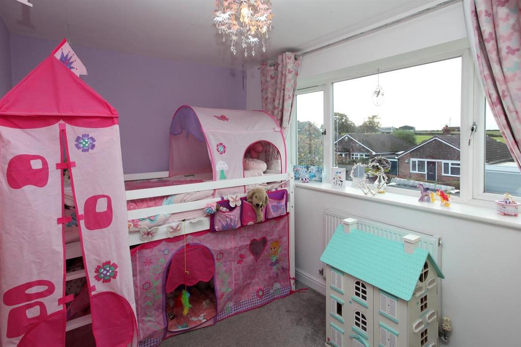 Fourth bedroom.JPG