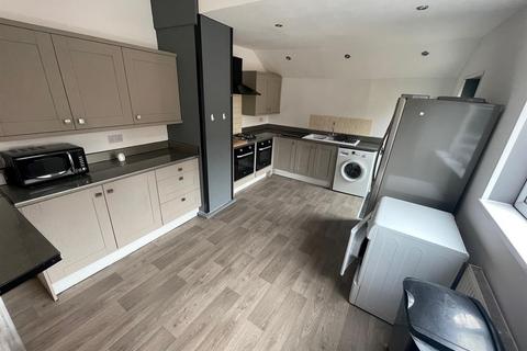 5 bedroom semi-detached house to rent - Beech Grove, Beverley Road, Hull