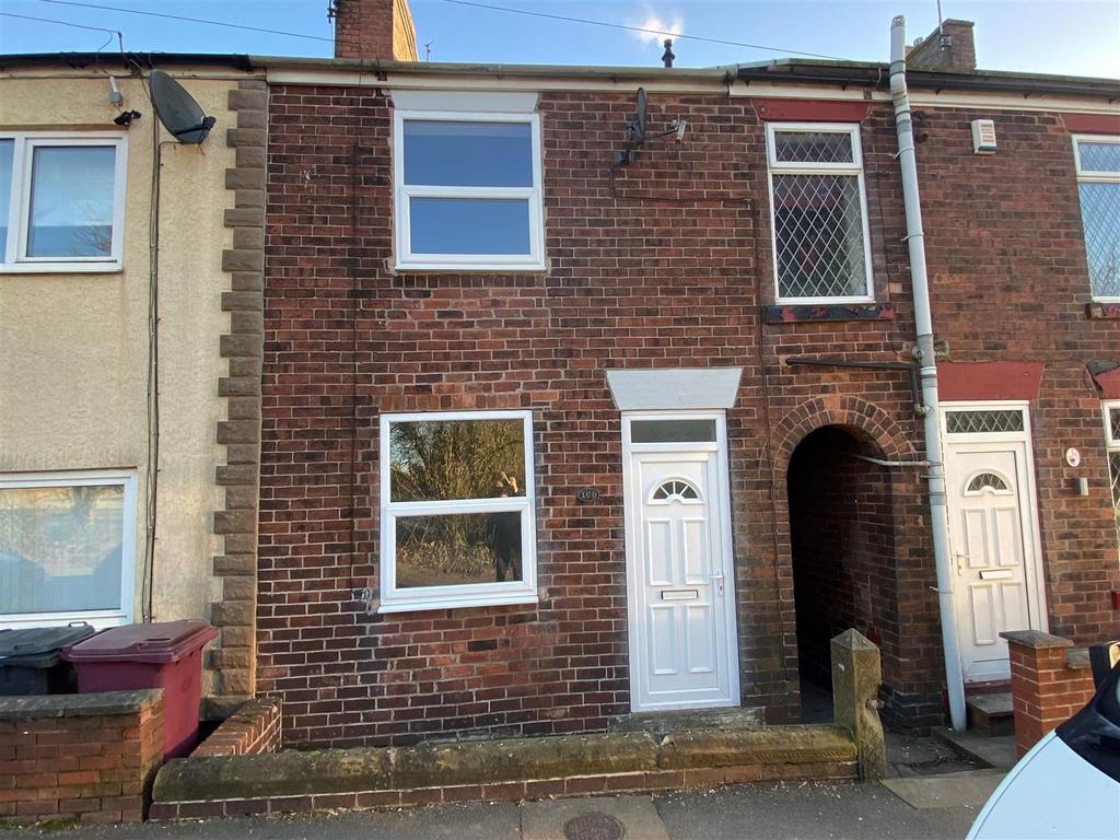 Mansfield Road, Winsick, Hasland, Chesterfield, S41 0JG 2 bed terraced house £625 pcm (£144 pw)