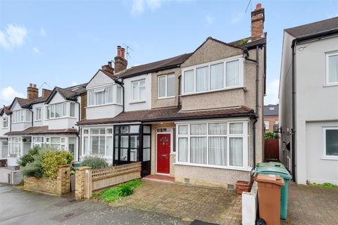 27 Wallace Crescent, Carshalton, SM5 3SU