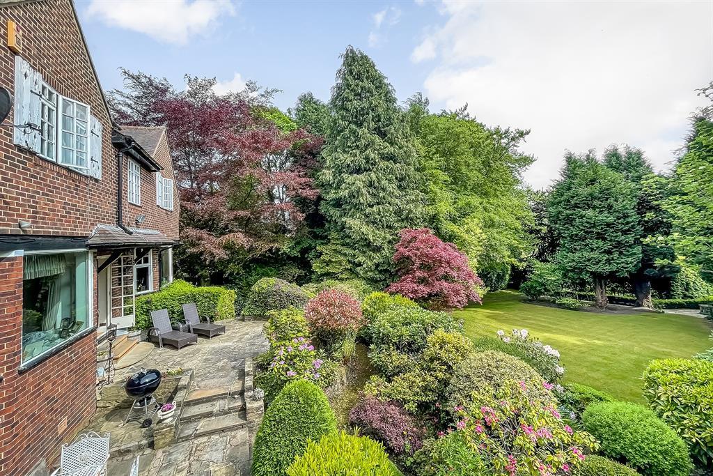 Alwoodley Lane, Alwoodley, Leeds, LS17 7DH 4 bed detached house for