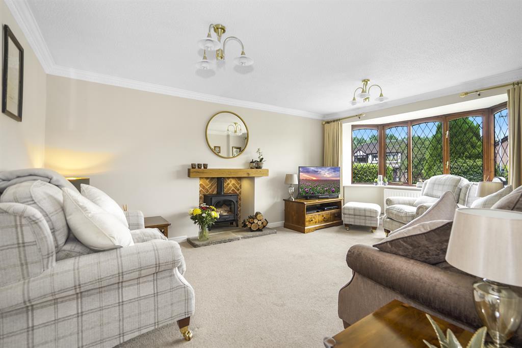 Wike Ridge Avenue, Leeds, West Yorkshire, LS17 9NL 4 bed detached house