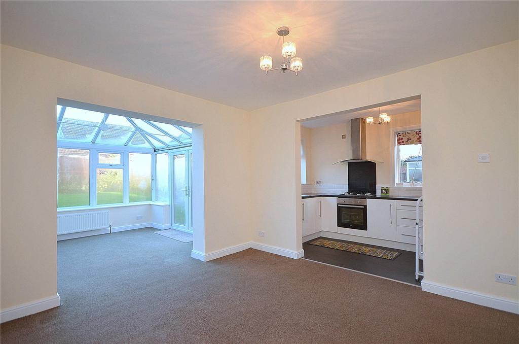 Back Knowl Road, Mirfield, West Yorkshire, WF14 3 bed semidetached