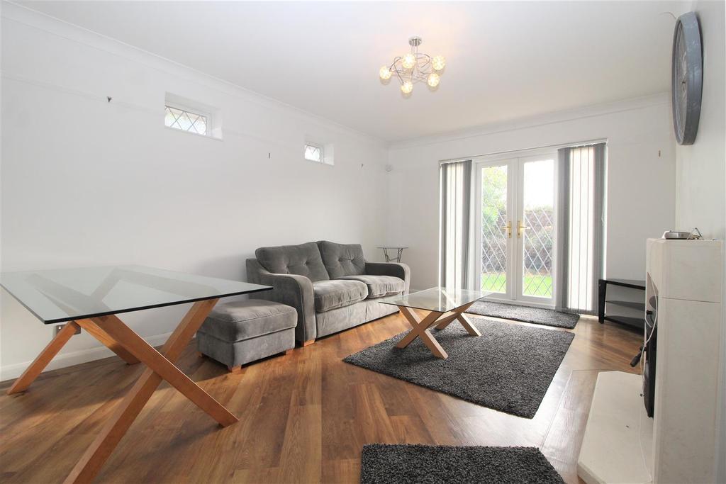 Harmsworth Gardens, Broadstairs 3 bed detached bungalow £510,000