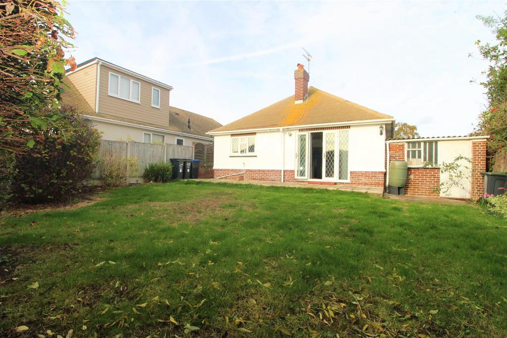 Harmsworth Gardens, Broadstairs 3 bed detached bungalow £510,000