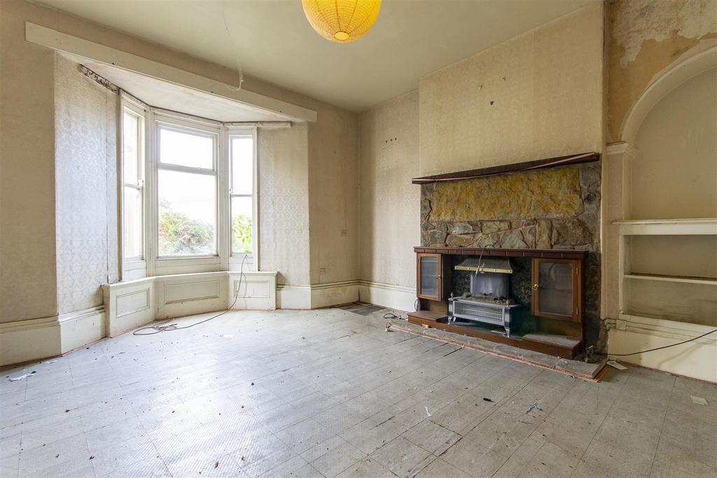 Station Road, Eckington, Sheffield 4 bed detached house for sale £185,000