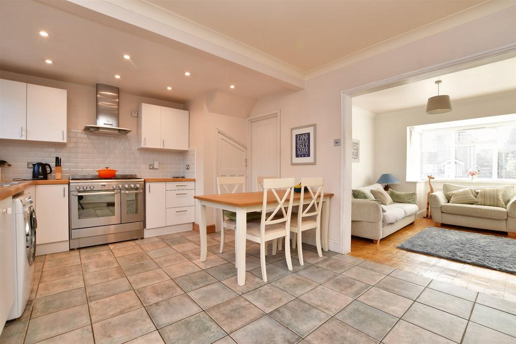 Shirley Avenue, Redhill, Surrey 4 bed semidetached house £575,000