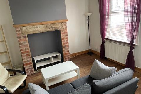 3 bedroom house to rent, Quarry Mount Street, Leeds