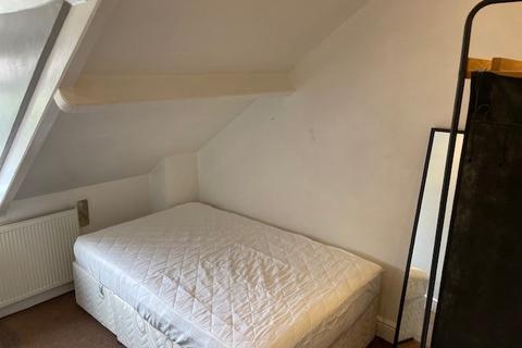 3 bedroom house to rent, Quarry Mount Street, Leeds