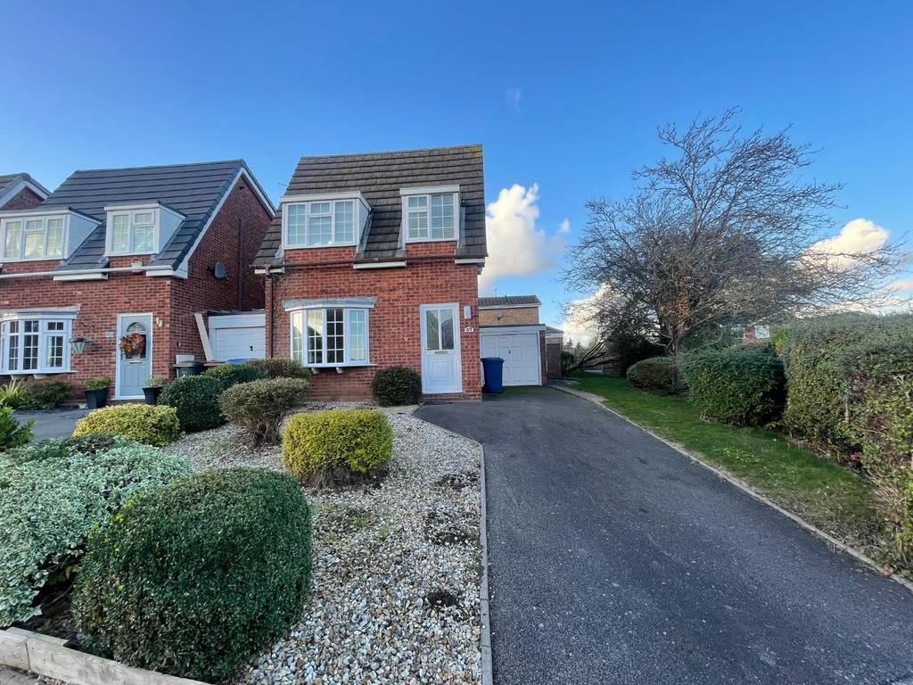 Giles Road, Lichfield, Staffordshire 3 bed link detached house £975