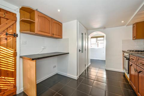 62 Adelaide Road, Andover, SP10 1HF