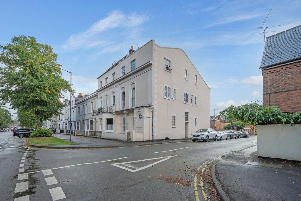 Beauchamp Avenue, Leamington Spa, CV32 1 bed flat for sale £190,000